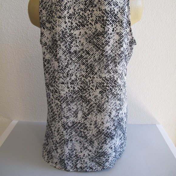 VIOLET + CLAIRE White Leopard Print Top - Picture 6 of 11